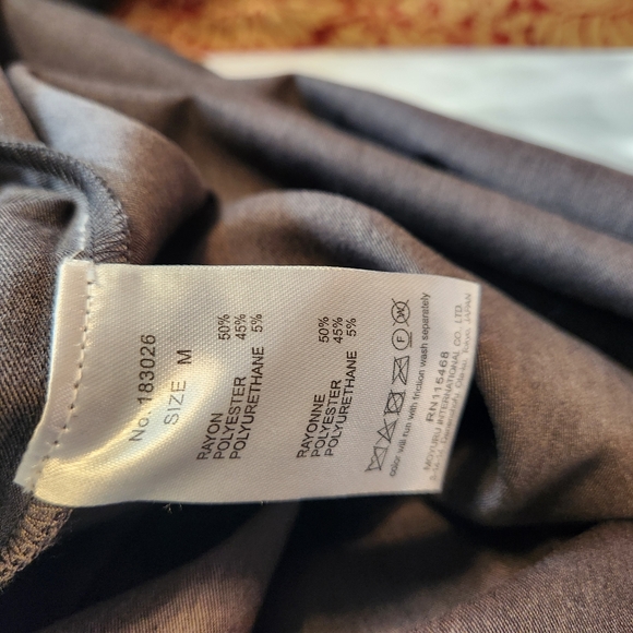 Moyuru Short Sleeve Sheath Tunic - Picture 3 of 4